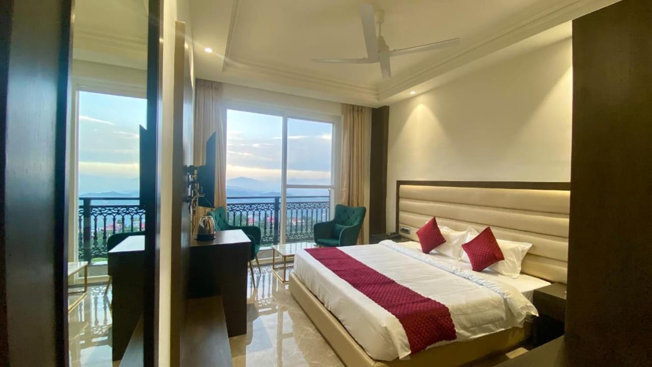 Luxe Resorts - Centrally Heated Air Conditioned Hotel In The Heart Of Kasauli Luaran gambar
