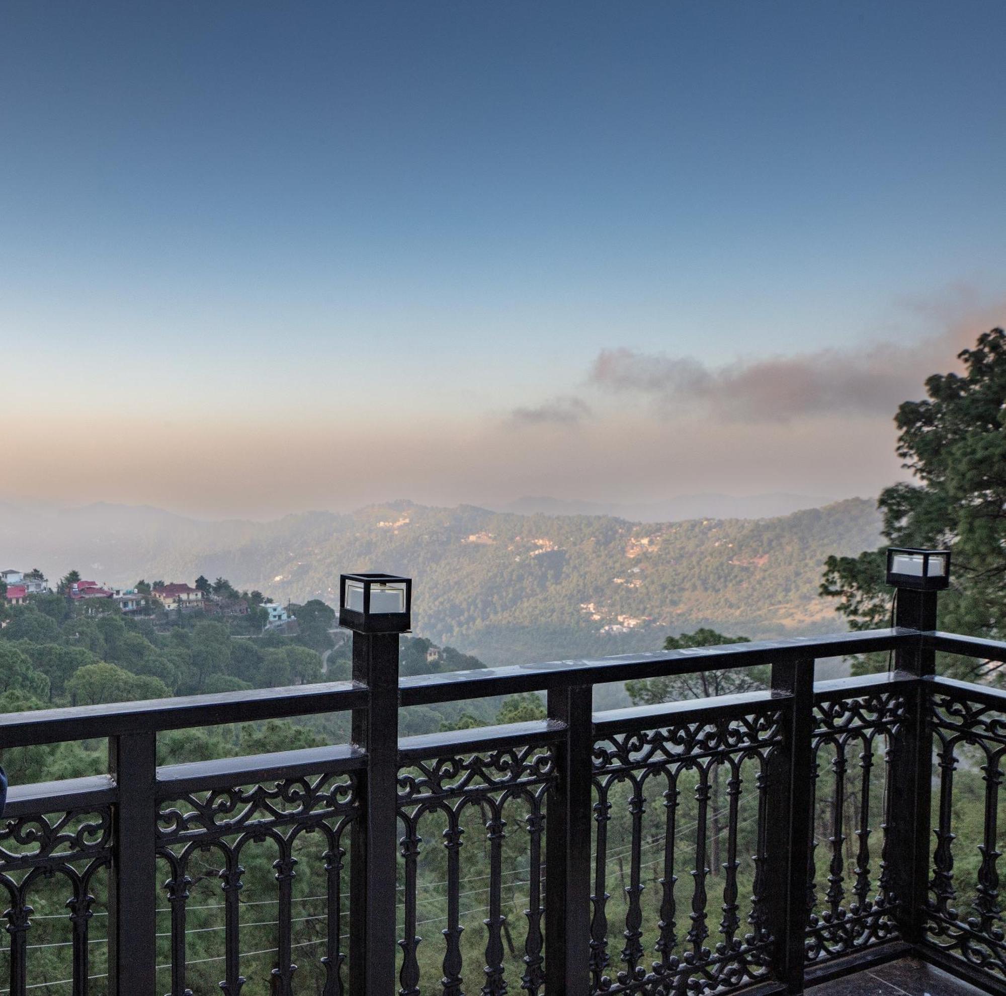 Luxe Resorts - Centrally Heated Air Conditioned Hotel In The Heart Of Kasauli Luaran gambar
