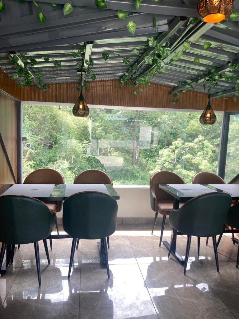 Luxe Resorts - Centrally Heated Air Conditioned Hotel In The Heart Of Kasauli Luaran gambar
